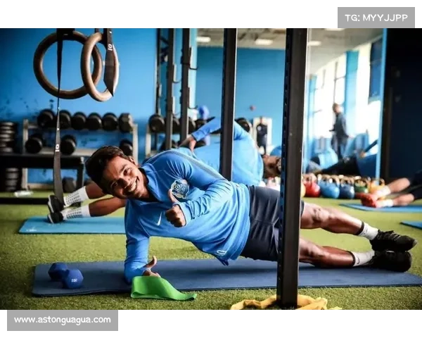 维多利亚新帅首训：定位球防守强化，备战保级战